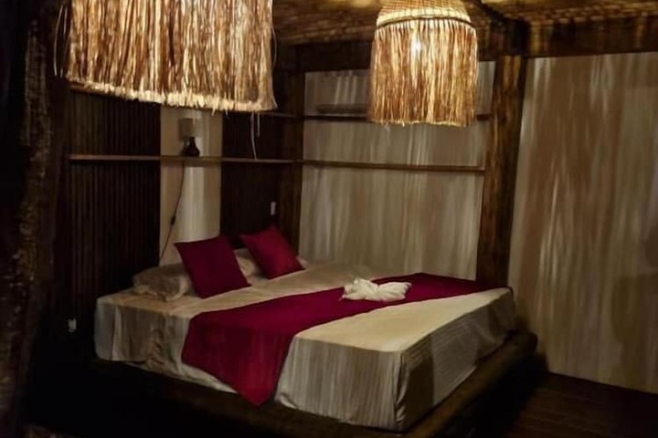 Room 4 of 84