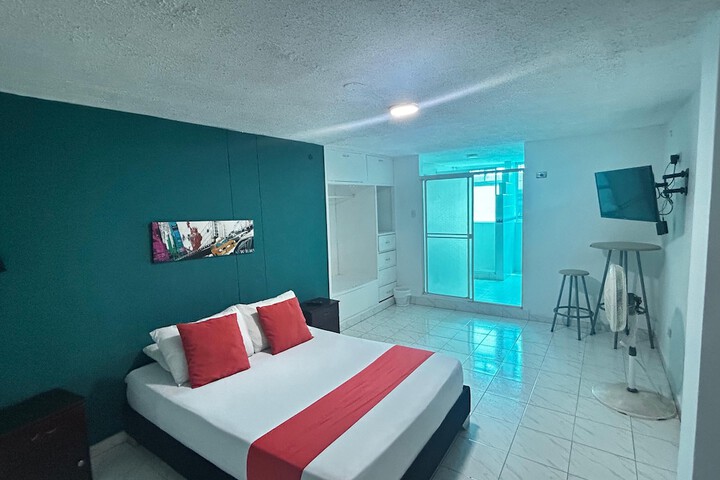 Room 3 of 28