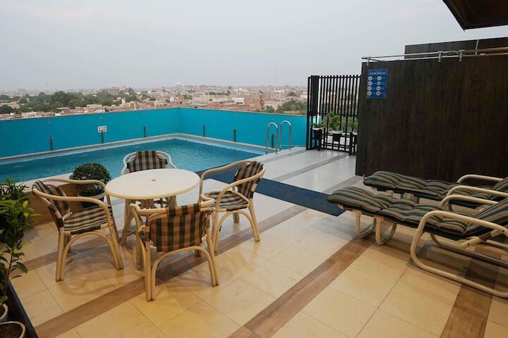 Pool 30 of 46