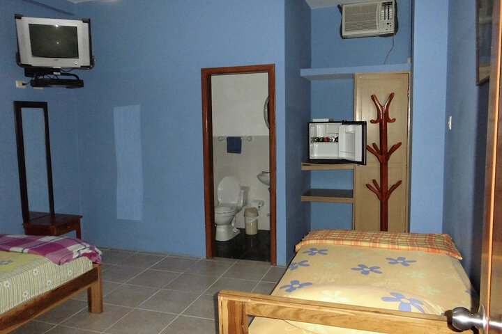 Room 8 of 130