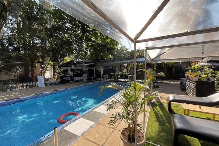Pool 106 of 160
