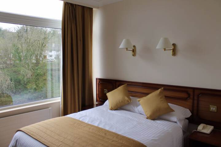 Room 16 of 34