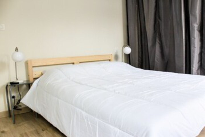 Room 8 of 19