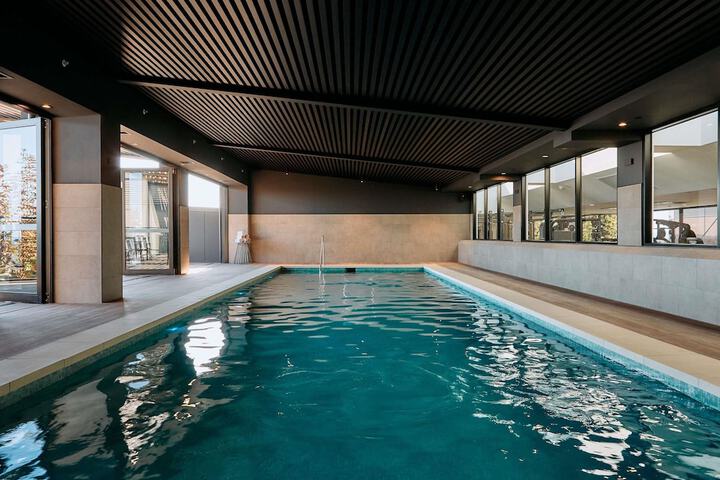 Pool 40 of 78