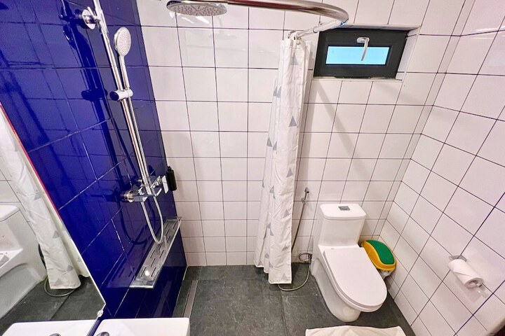 Room 35 of 51