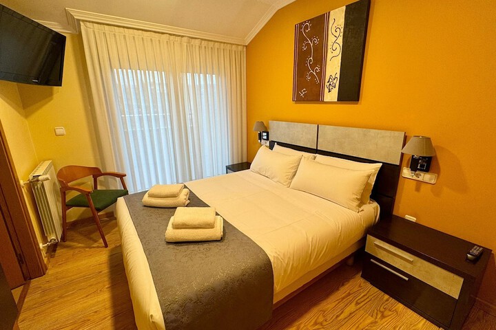 Room 15 of 38