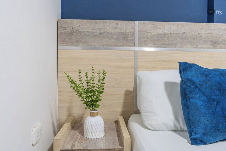 Room 16 of 30