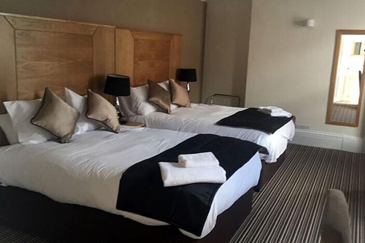Room 18 of 33