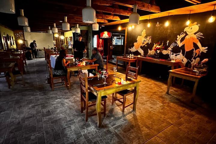 Dining 8 of 8