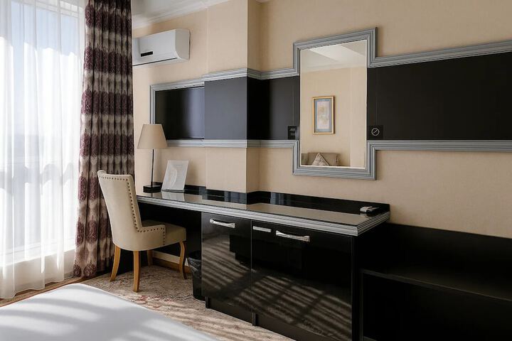 Room 11 of 35