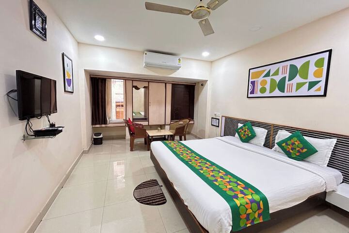 Room 4 of 19