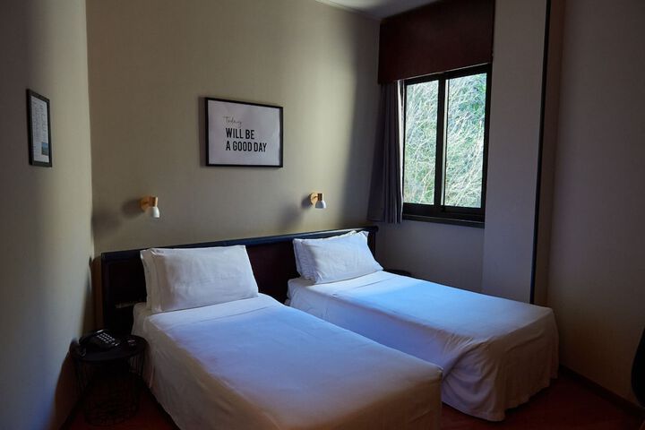 Room 18 of 38