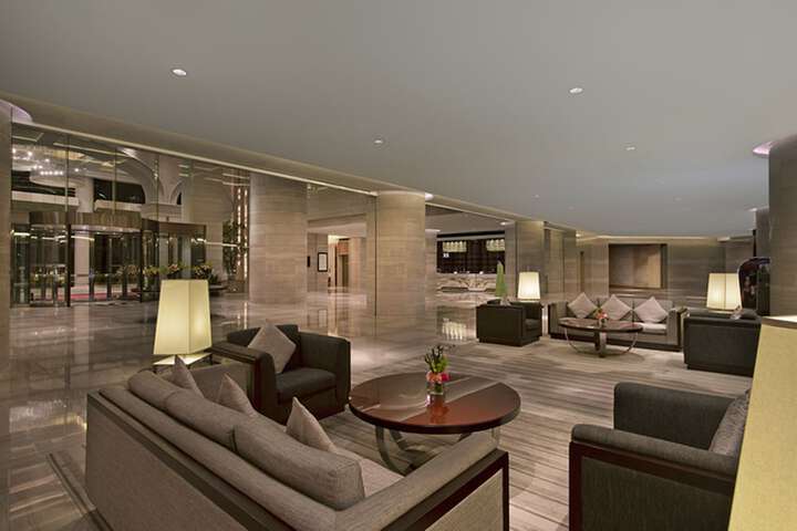 Entrance & Lobby