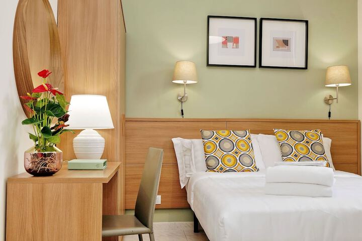 Room 15 of 52