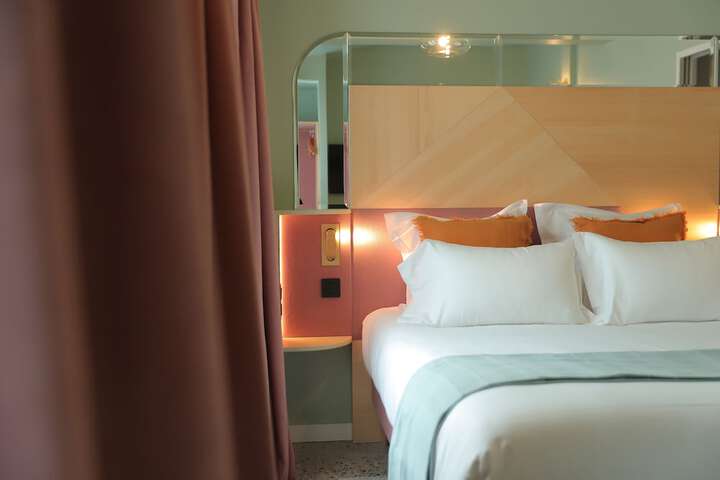 Room 29 of 64