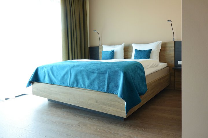 Room 10 of 37