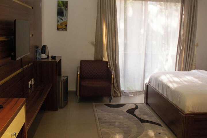 Room 6 of 26