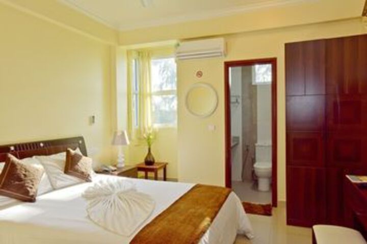 Room 7 of 19