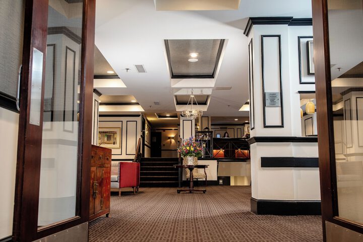 Entrance & Lobby