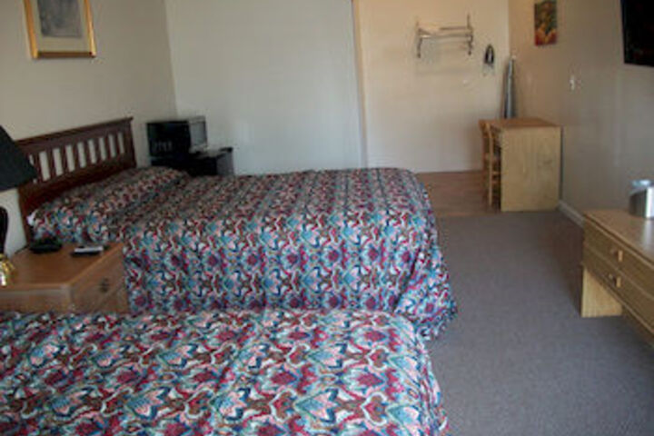 Room 4 of 7