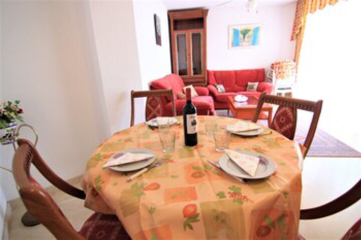 Room 4 of 11