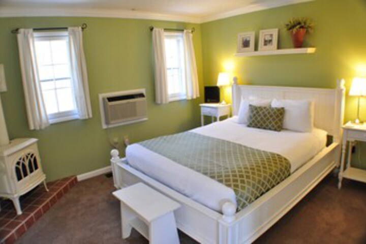 Room 14 of 16