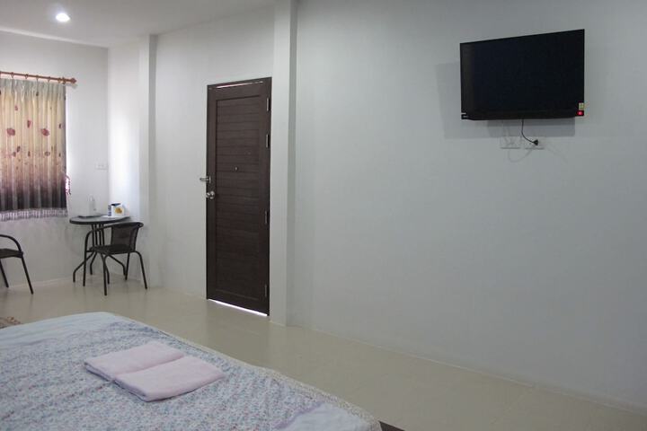 Room 10 of 38