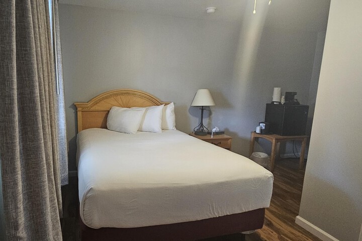 Room 10 of 85