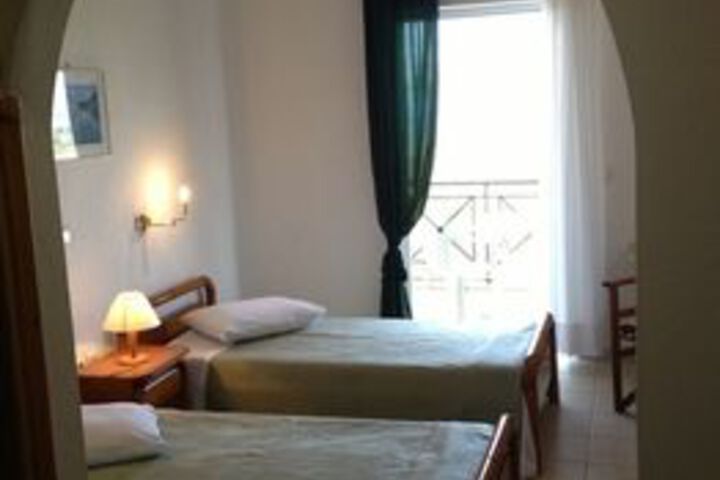 Room 10 of 18