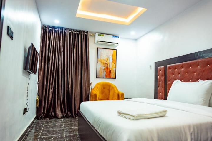 Radiant Hotel & Suites