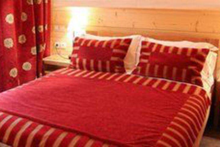 Room 28 of 73