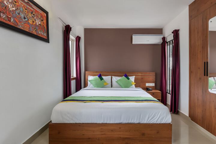 Room 10 of 31