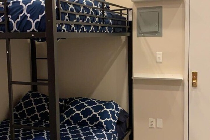 Room 142 of 214