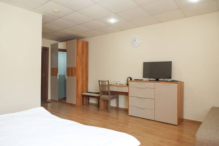 Room 9 of 121