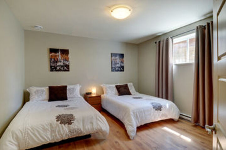 Room 8 of 19