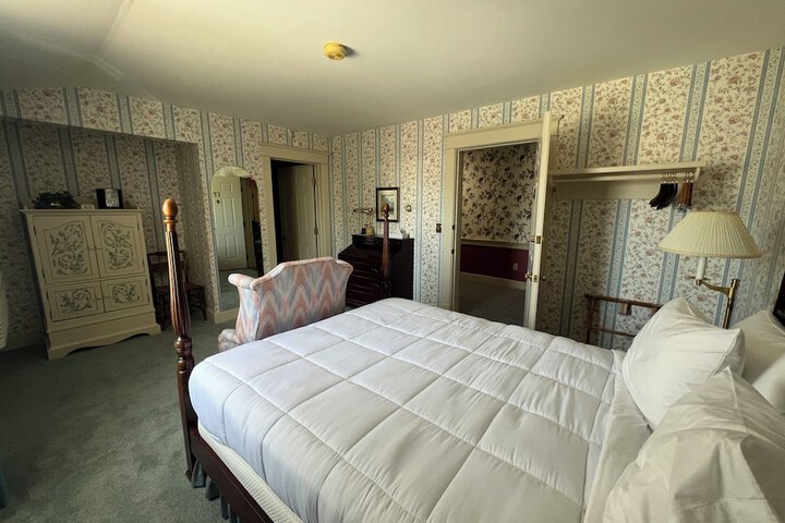 Room 37 of 84