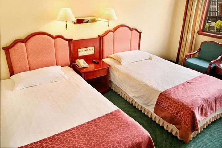 Room 21 of 27