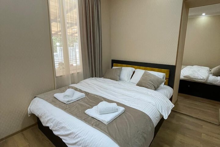 Room 5 of 27
