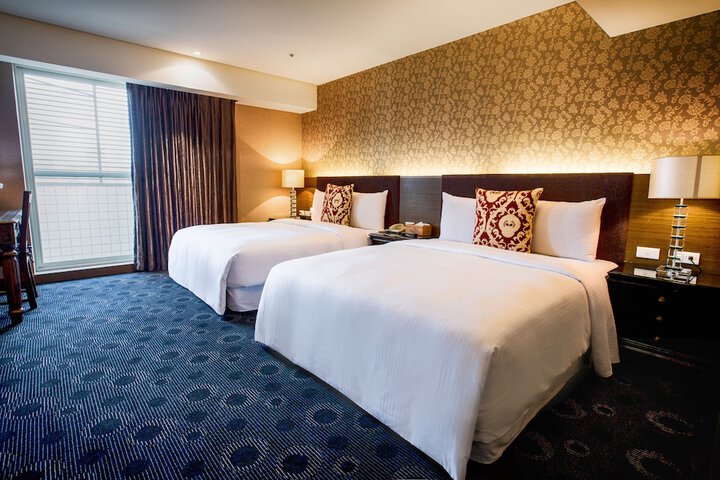 Room 3 of 38