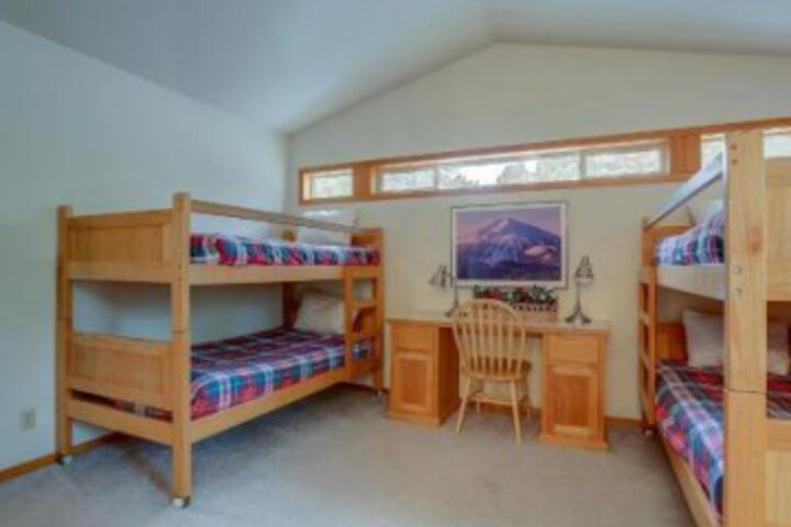 1 Cherrywood - Golf View - 5 BR / 3BA in Sunriver, OR