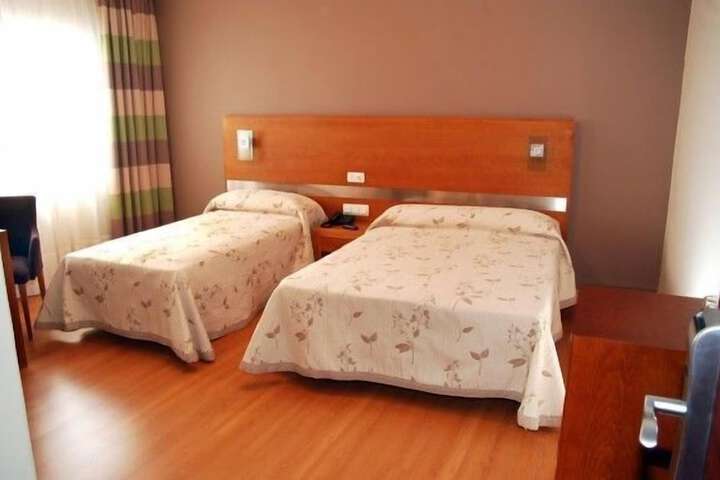 Room 15 of 34