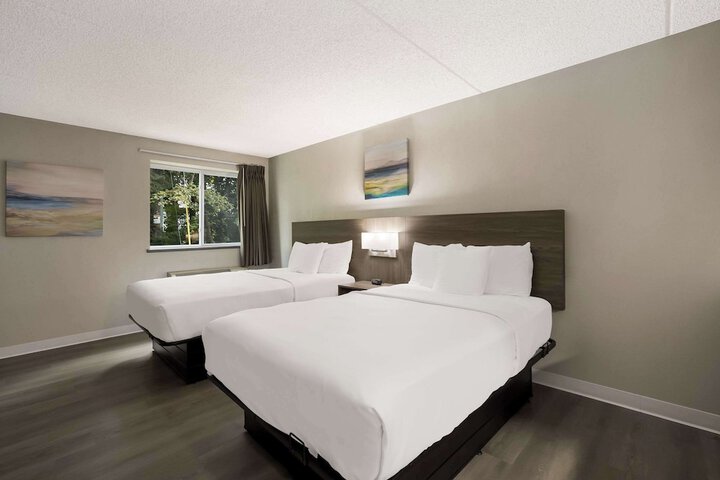 2 Double Beds (4 of 10)