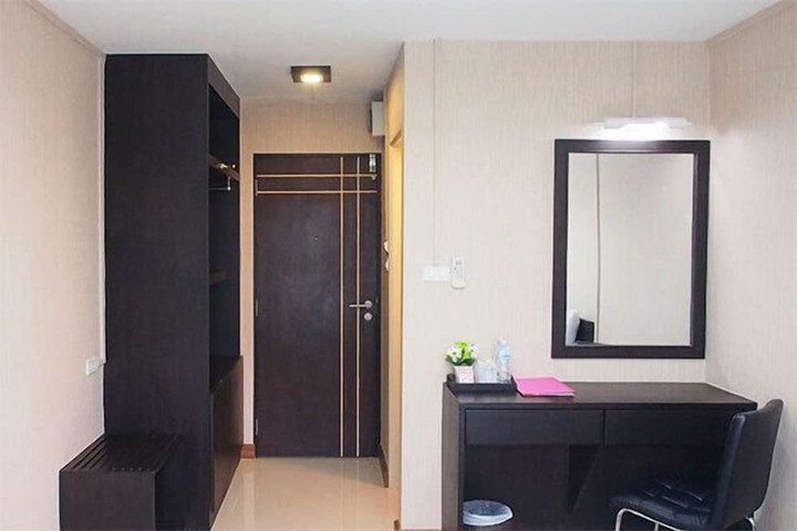 Room 16 of 31