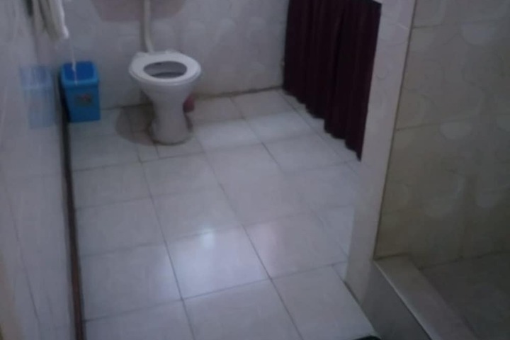 Room 6 of 14