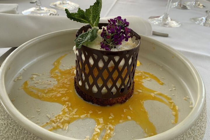 Dining 39 of 66