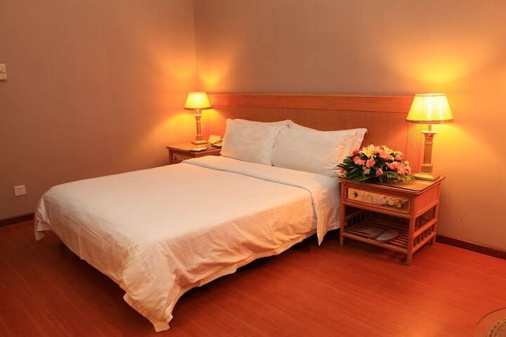 Room 6 of 22