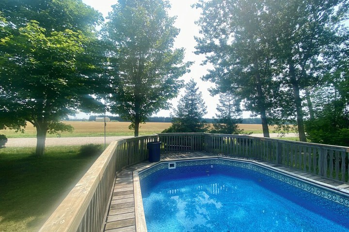 Pool 24 of 36