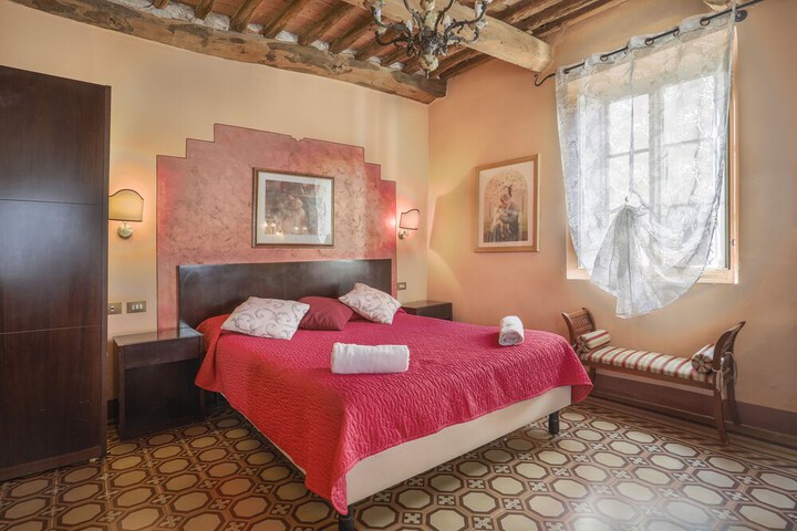 Room 14 of 36