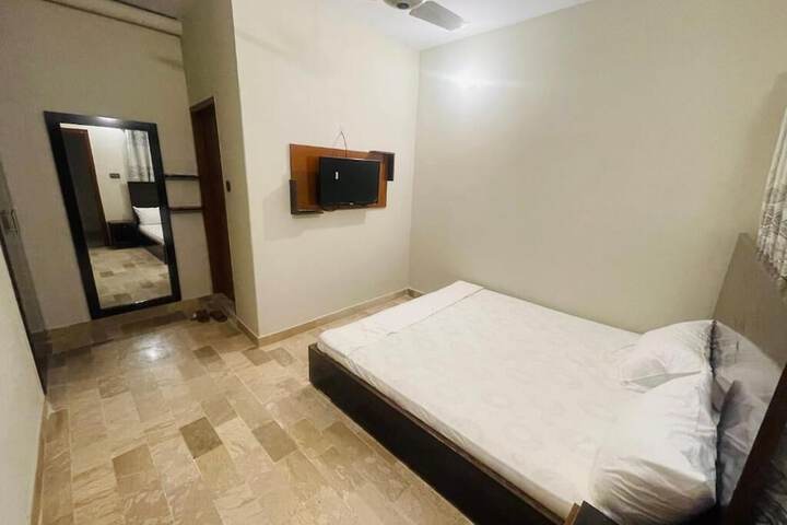 Room 12 of 36