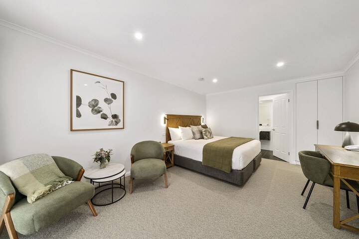Room 5 of 38